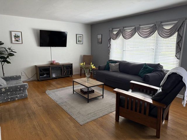 1108 Mayfair DRIVE, Janesville, WI 53545