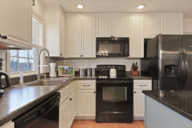 1901 PINELAWN DR, Columbia, MO 65202