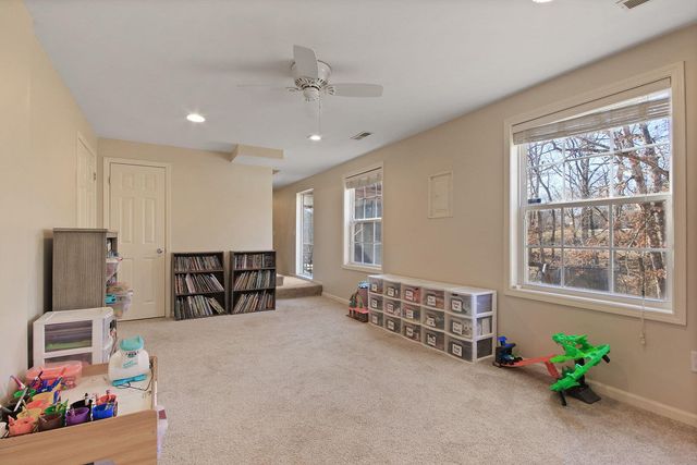 1901 PINELAWN DR, Columbia, MO 65202