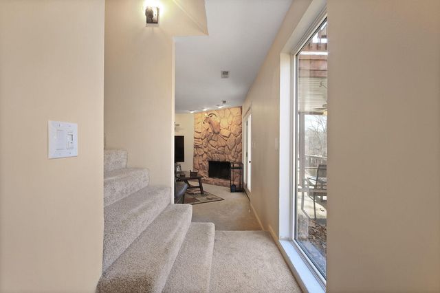 1901 PINELAWN DR, Columbia, MO 65202