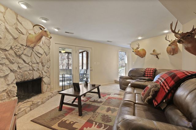 1901 PINELAWN DR, Columbia, MO 65202