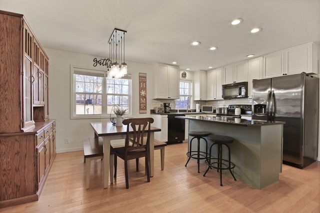 1901 PINELAWN DR, Columbia, MO 65202