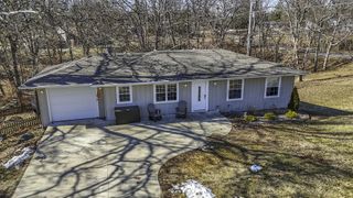 1901 PINELAWN DR, Columbia, MO 65202