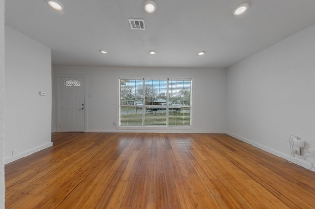 1606 Arlington Drive, Irving, TX 75061