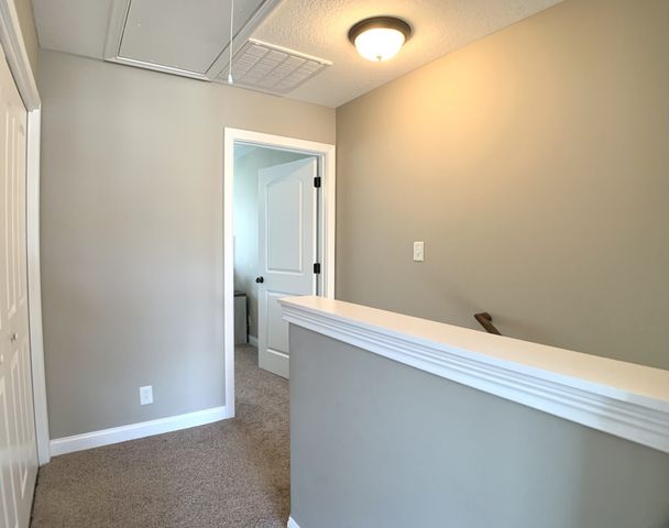 364 Sam Houston Cir, Clarksville, TN 37040