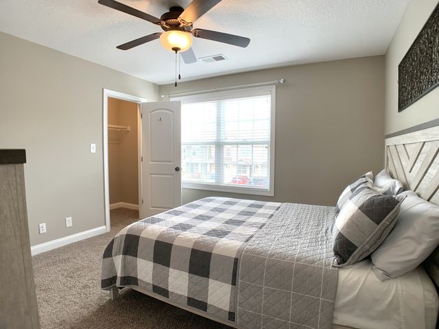 364 Sam Houston Cir, Clarksville, TN 37040