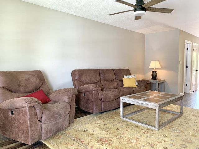 364 Sam Houston Cir, Clarksville, TN 37040
