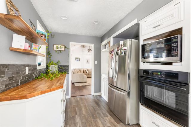 21203 Papoose Court, Crosby, TX 77532