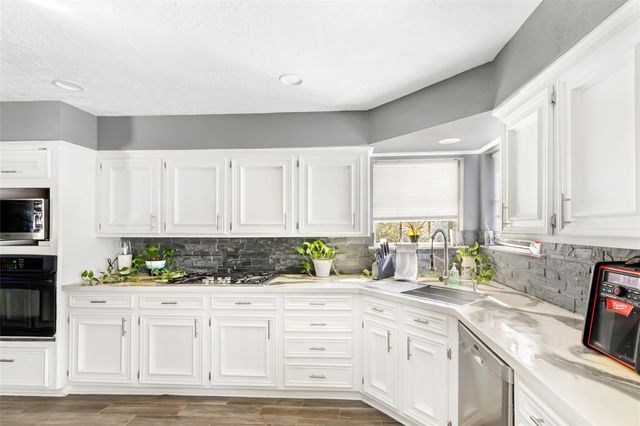 21203 Papoose Court, Crosby, TX 77532