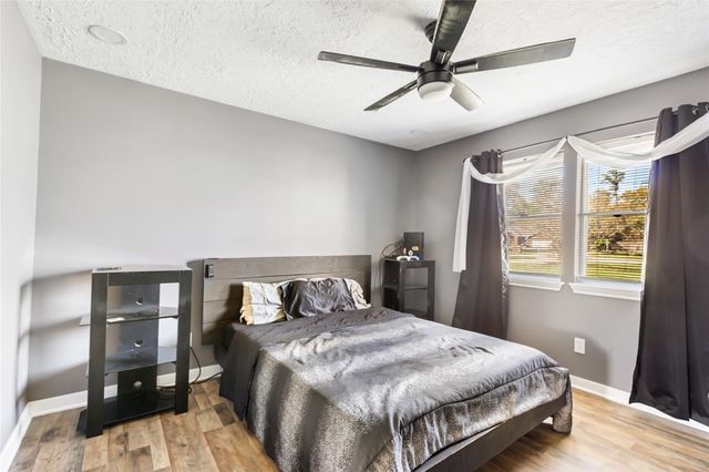 21203 Papoose Court, Crosby, TX 77532