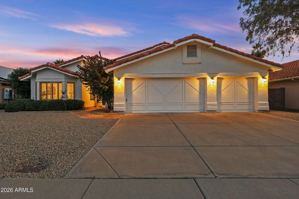 4553 E CAROLINA Drive, Phoenix, AZ 85032 — exterior
