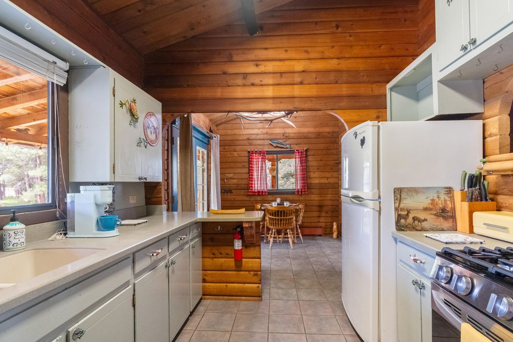 Image 11 of property listing at 19 CANOE Court, Jemez Springs, NM 87025