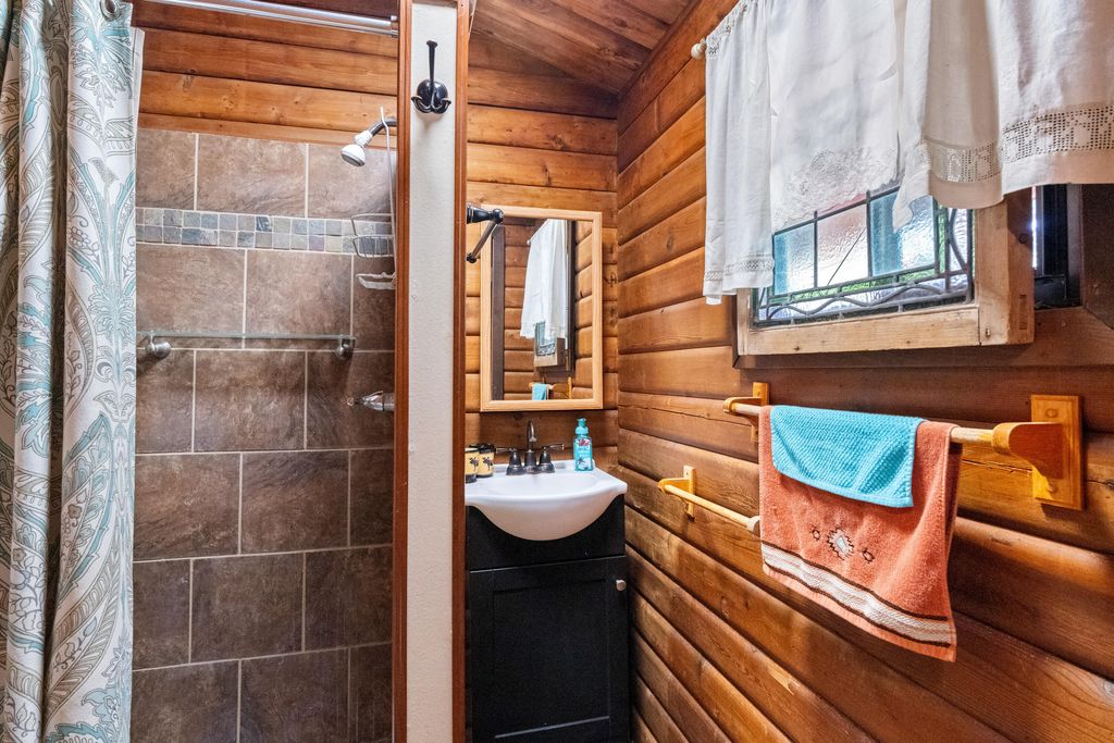 Image 23 of property listing at 19 CANOE Court, Jemez Springs, NM 87025