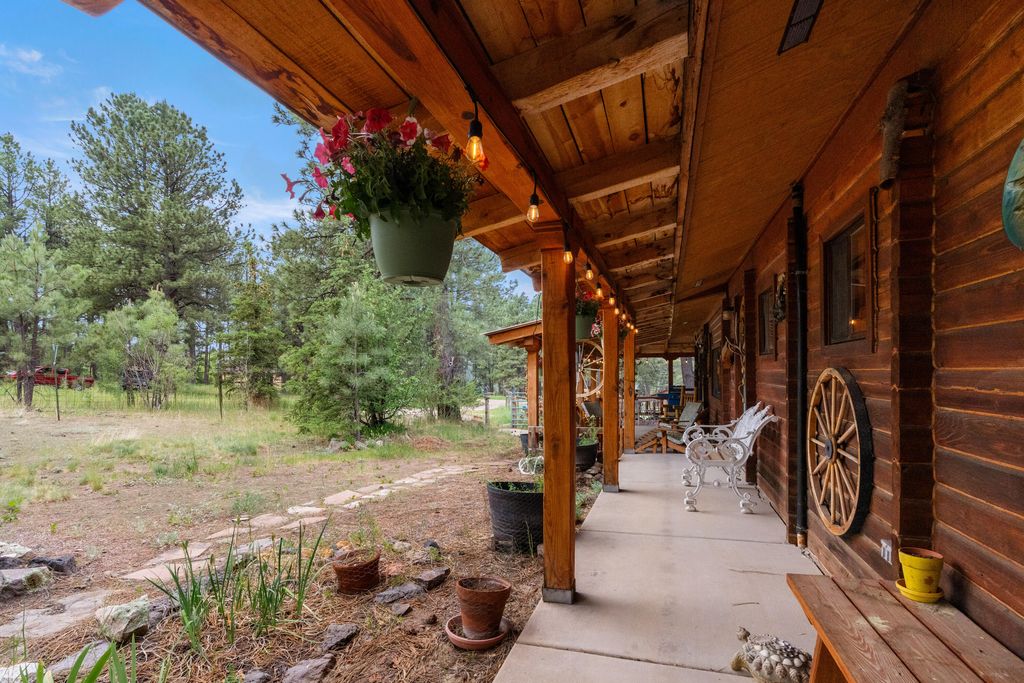 Image 5 of property listing at 19 CANOE Court, Jemez Springs, NM 87025
