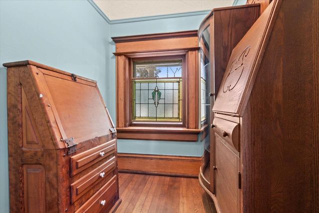 2712 N Maryland AVENUE, Milwaukee, WI 53211