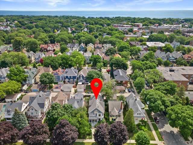 2712 N Maryland AVENUE, Milwaukee, WI 53211