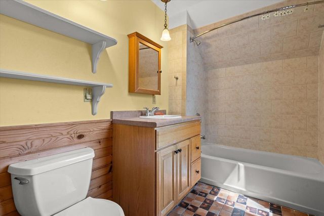 2712 N Maryland AVENUE, Milwaukee, WI 53211