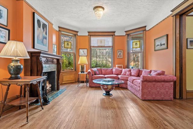 2712 N Maryland AVENUE, Milwaukee, WI 53211