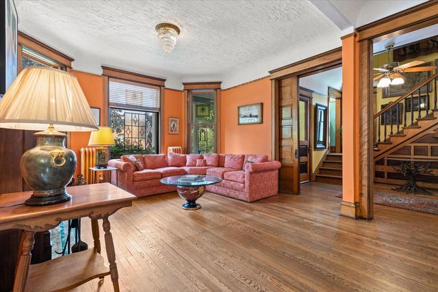 2712 N Maryland AVENUE, Milwaukee, WI 53211