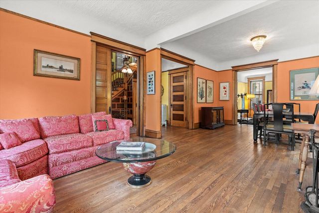 2712 N Maryland AVENUE, Milwaukee, WI 53211