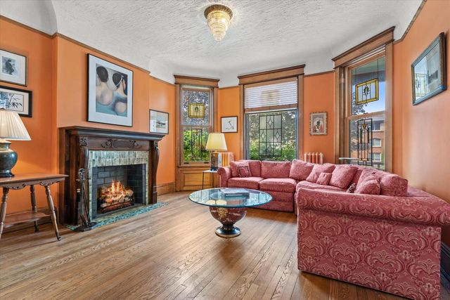 2712 N Maryland AVENUE, Milwaukee, WI 53211