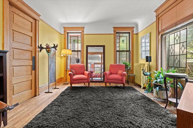 2712 N Maryland AVENUE, Milwaukee, WI 53211
