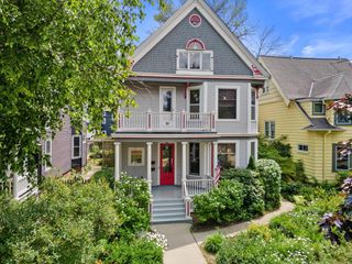 2712 N Maryland AVENUE, Milwaukee, WI 53211