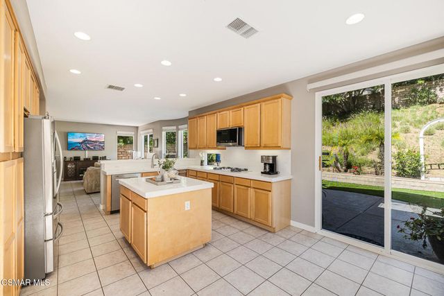 57 E Boulder Creek Road, Simi Valley, CA 93065