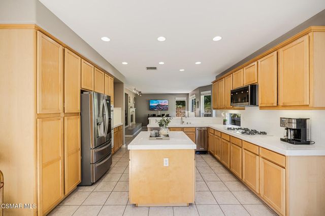 57 E Boulder Creek Road, Simi Valley, CA 93065