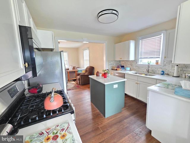 27 GEORGE ST, Mount Ephraim, NJ 08059