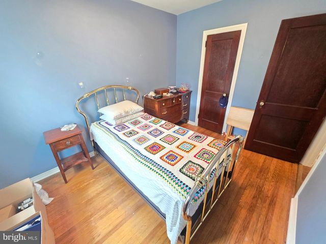 27 GEORGE ST, Mount Ephraim, NJ 08059