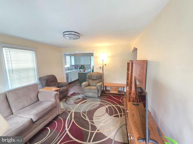 27 GEORGE ST, Mount Ephraim, NJ 08059