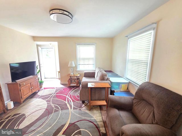 27 GEORGE ST, Mount Ephraim, NJ 08059
