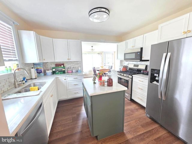 27 GEORGE ST, Mount Ephraim, NJ 08059