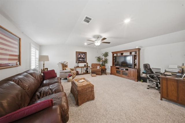 9208 NW 90th Street, Yukon, OK 73099