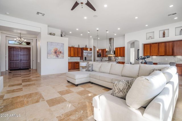 10302 S 16TH Avenue, Phoenix, AZ 85041