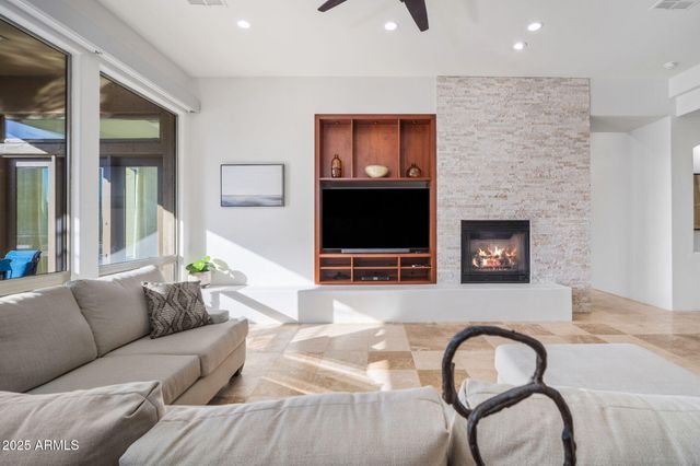 10302 S 16TH Avenue, Phoenix, AZ 85041