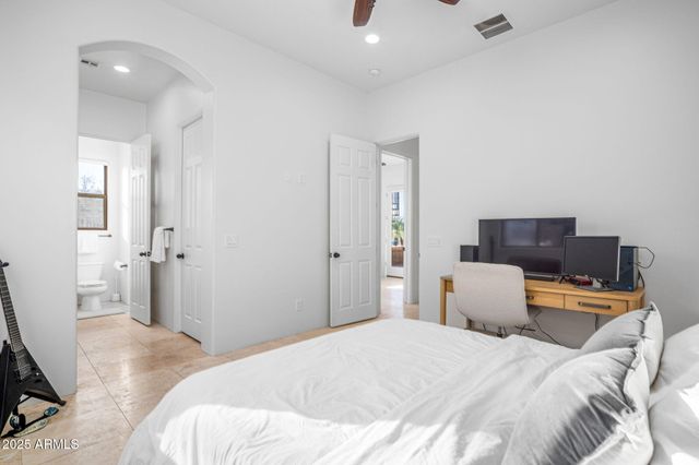 10302 S 16TH Avenue, Phoenix, AZ 85041