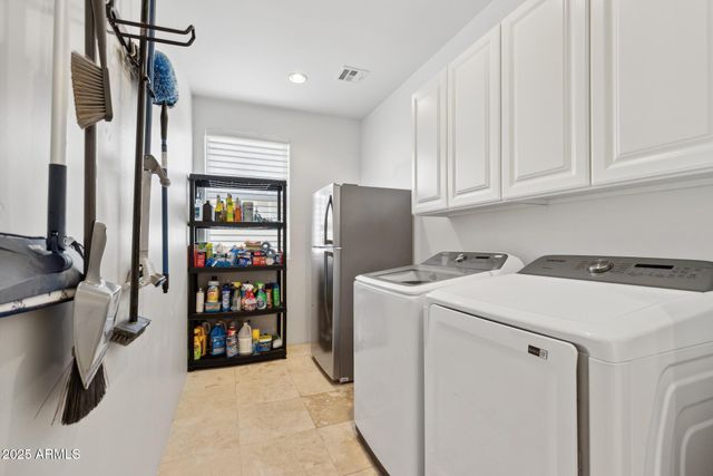 10302 S 16TH Avenue, Phoenix, AZ 85041