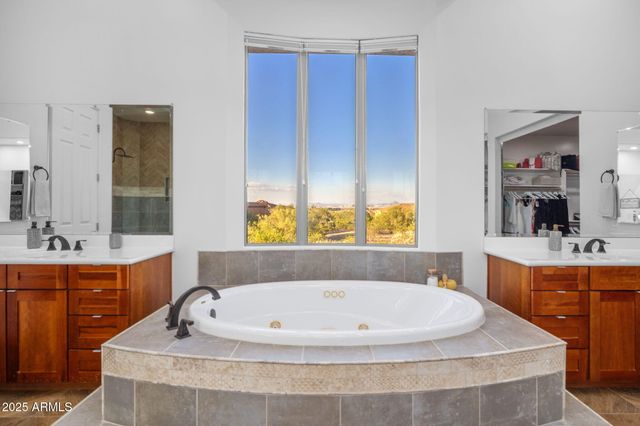 10302 S 16TH Avenue, Phoenix, AZ 85041