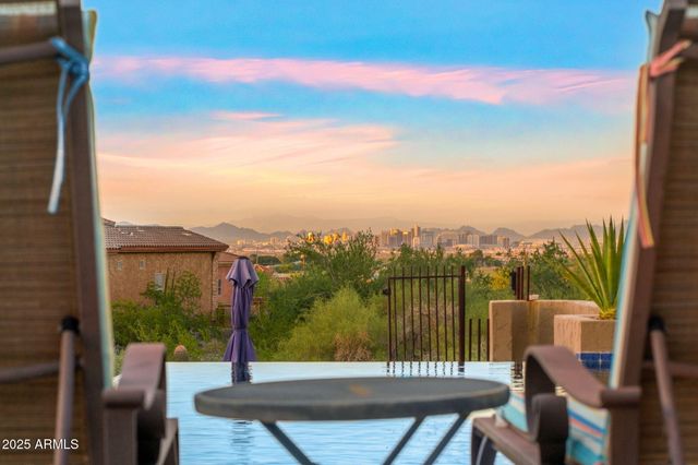 10302 S 16TH Avenue, Phoenix, AZ 85041