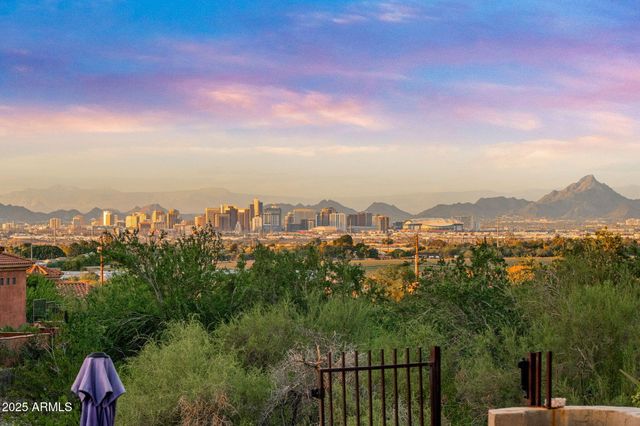 10302 S 16TH Avenue, Phoenix, AZ 85041