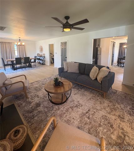 29220 S Ranch Lane, Park Hill, OK 74451