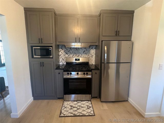 29220 S Ranch Lane, Park Hill, OK 74451