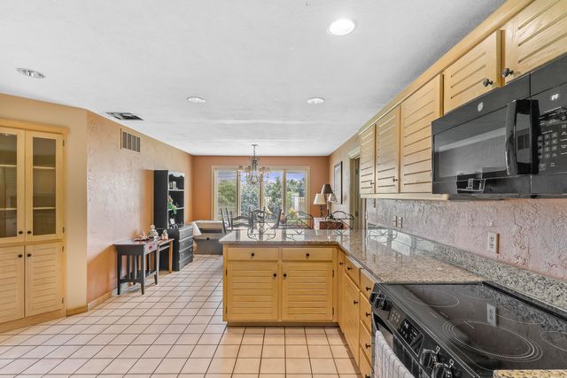 3733 E Cromwell Lane, Springfield, MO 65802