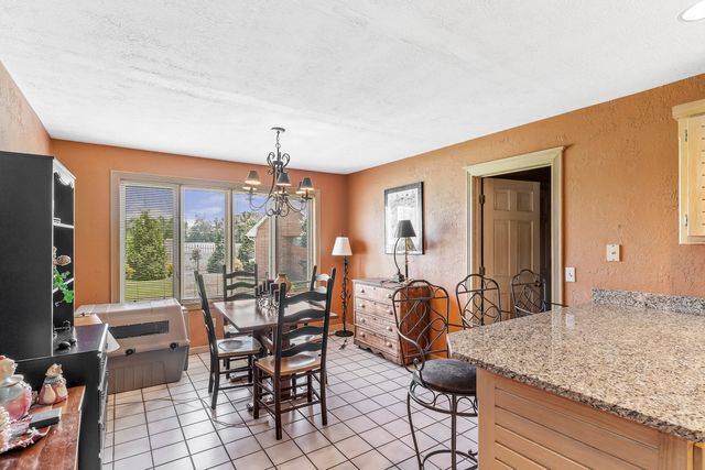 3733 E Cromwell Lane, Springfield, MO 65802