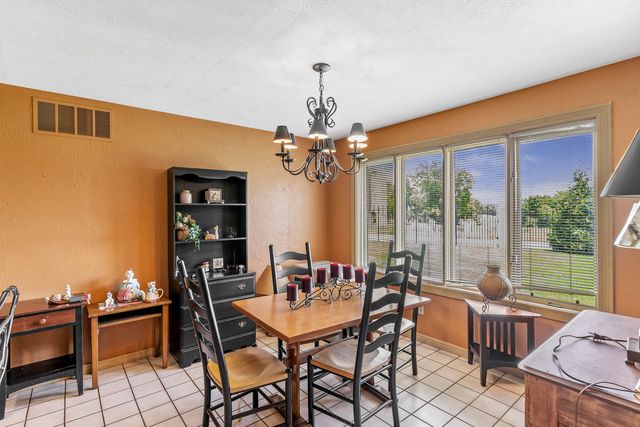 3733 E Cromwell Lane, Springfield, MO 65802