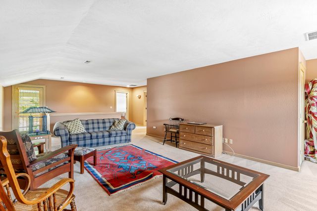 3733 E Cromwell Lane, Springfield, MO 65802
