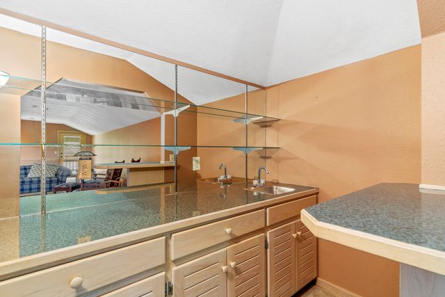 3733 E Cromwell Lane, Springfield, MO 65802