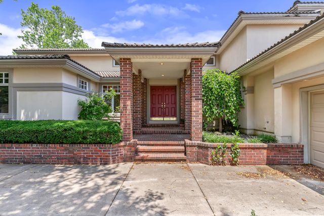 3733 E Cromwell Lane, Springfield, MO 65802